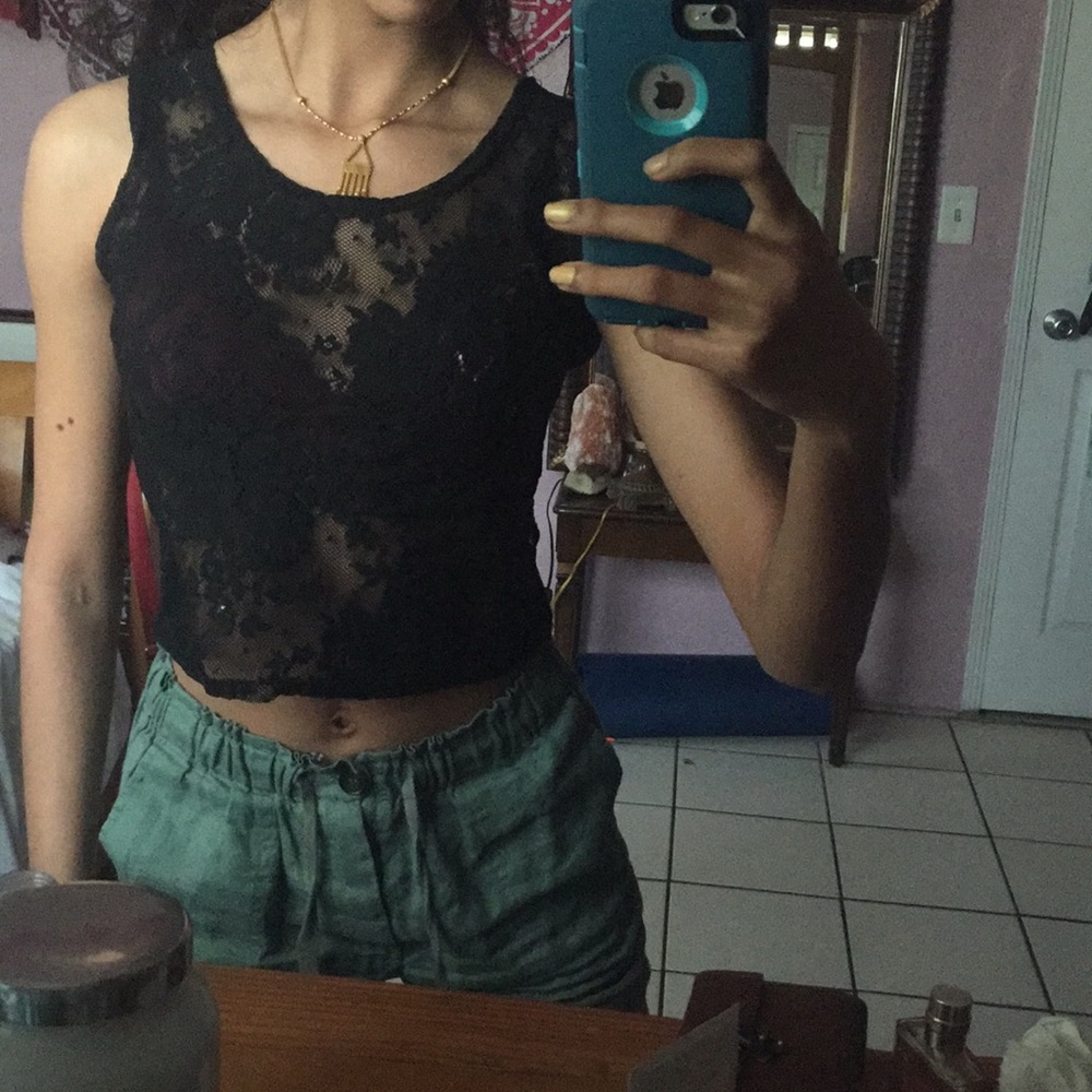 All lace cropped tank top